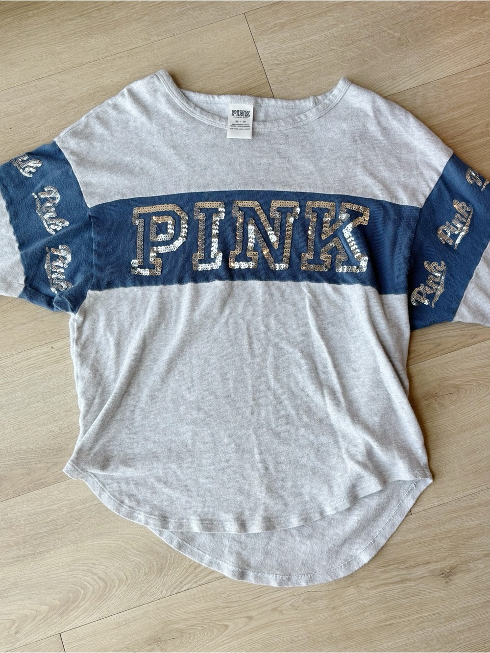 Victoria’s Secret PINK y2k glitter grey long sleeve tee, blue & silver accents